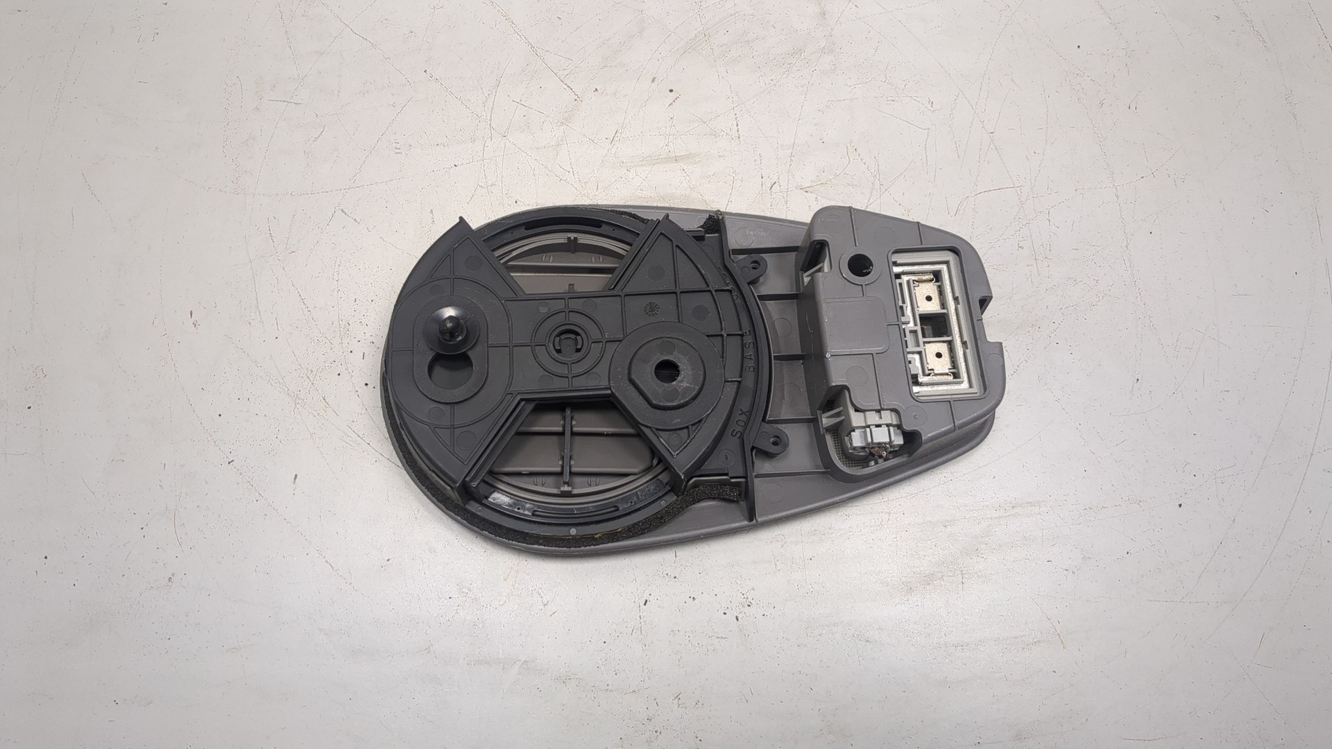 Плафон салонный