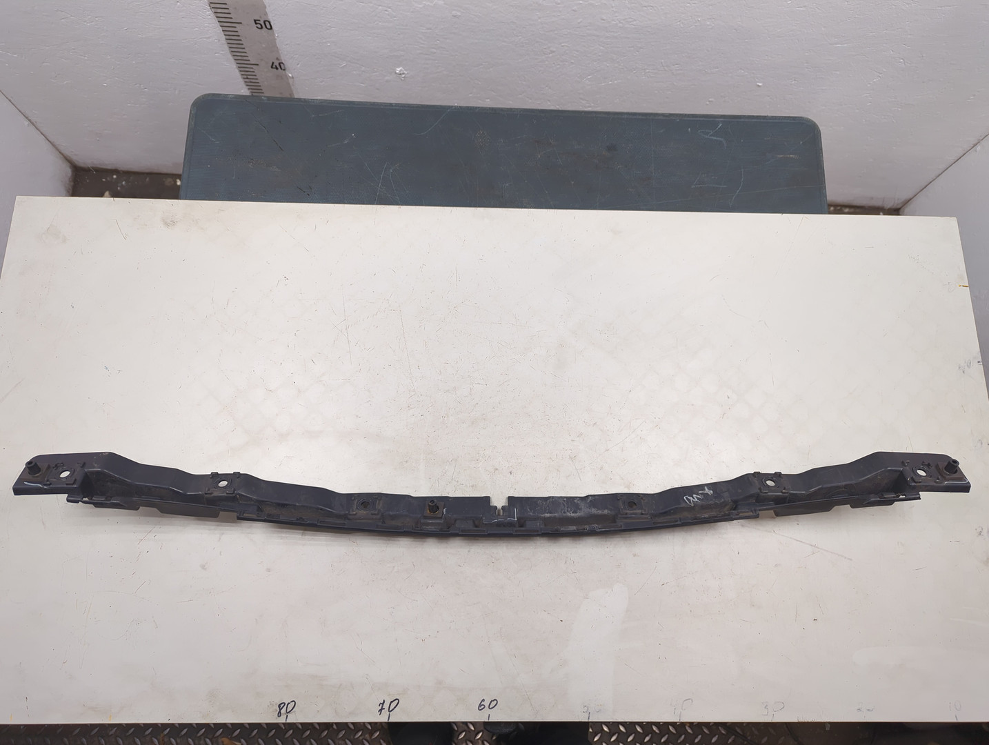 Кронштейн заднего бампера