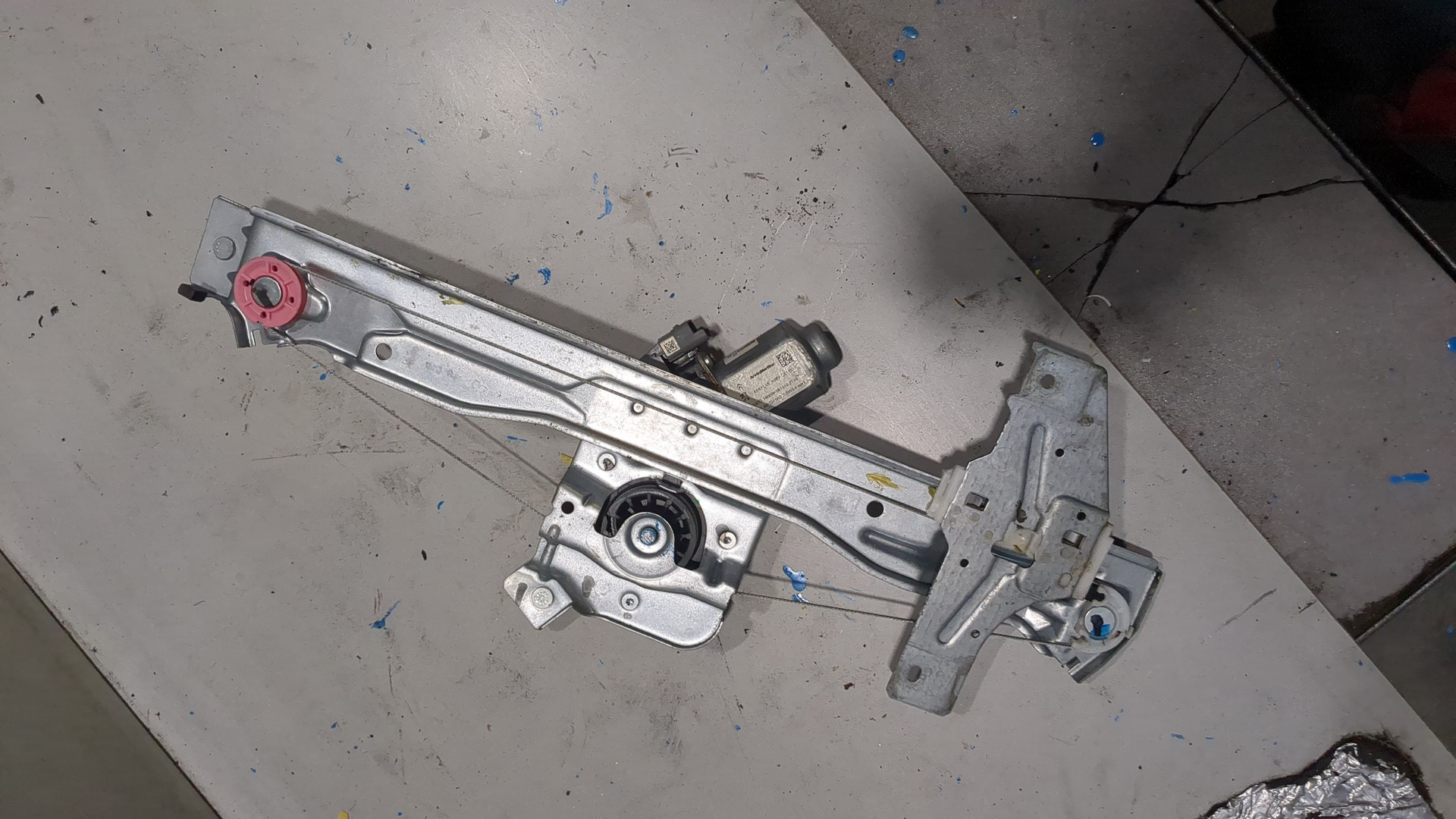 Стеклоподъемник электр. задний левый