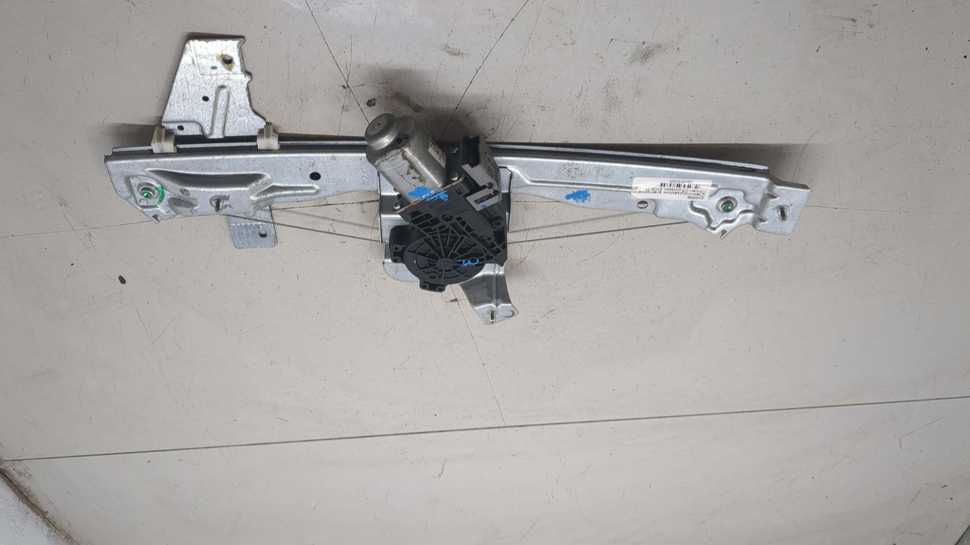 Стеклоподъемник электр. задний левый