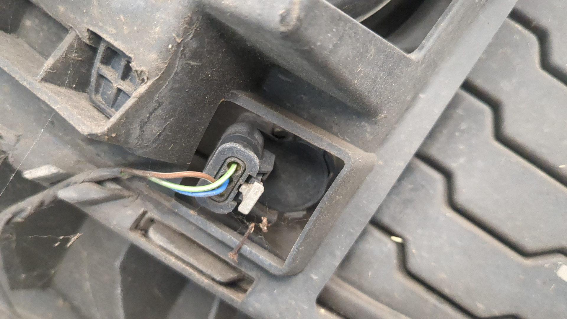 Бампер передний