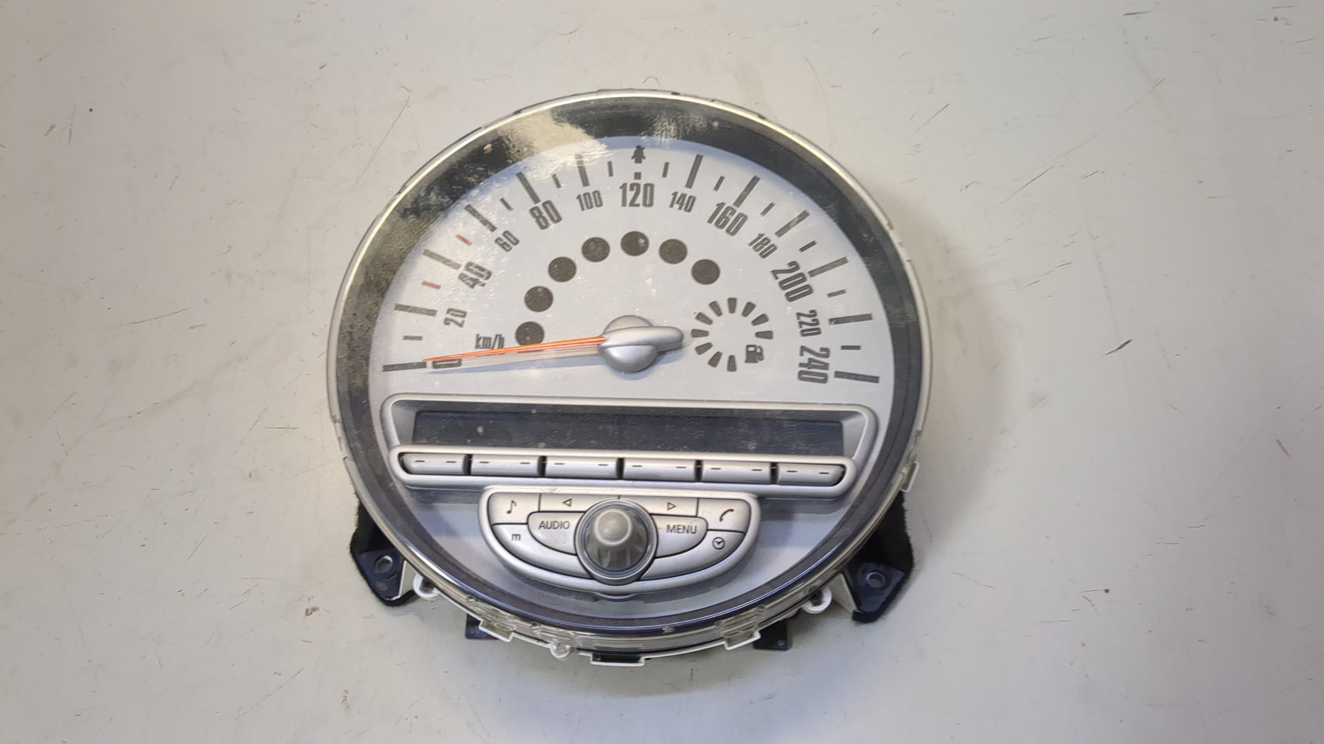 Панель приборов