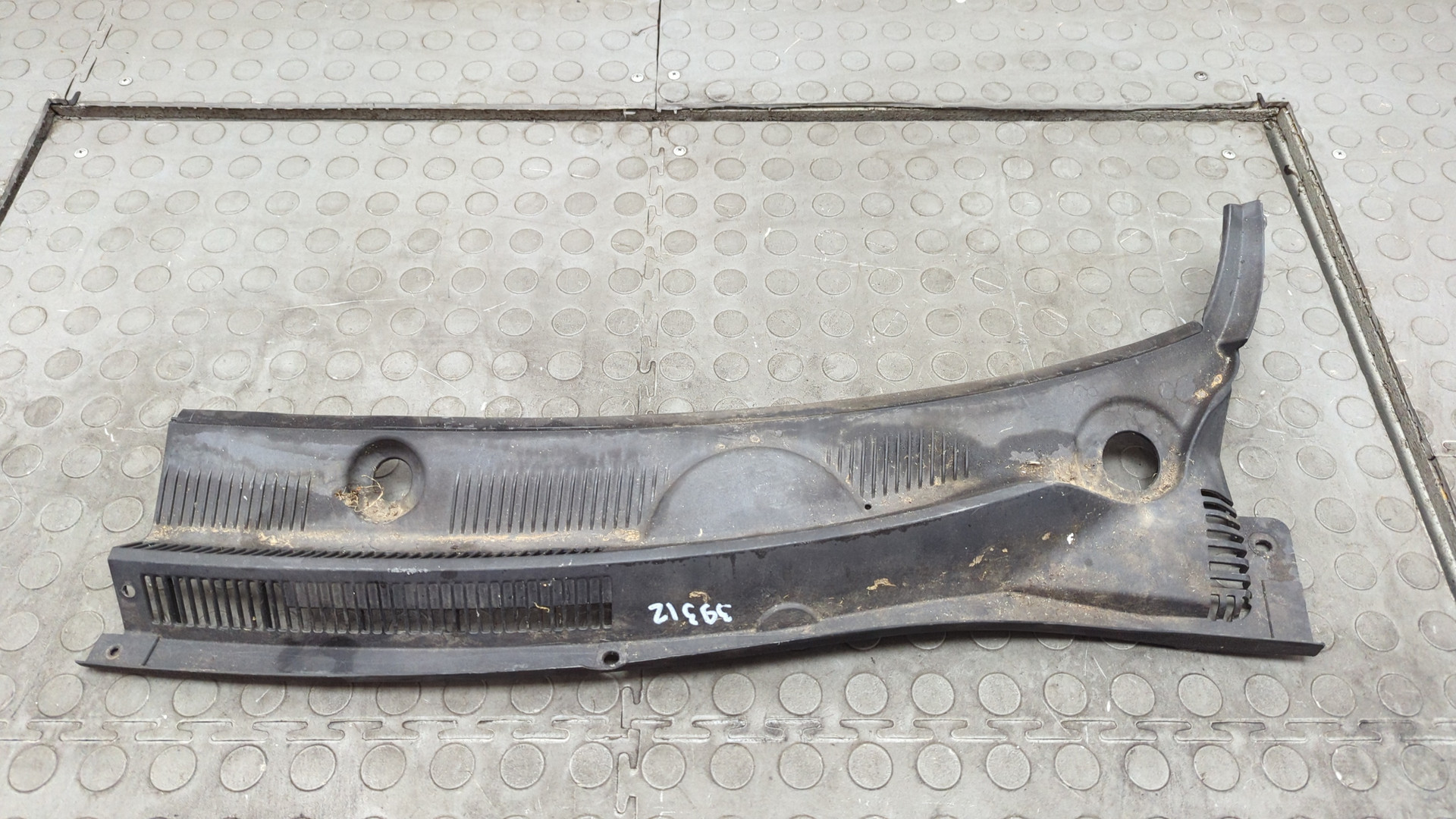 Решетка стеклоочистителей (Жабо)