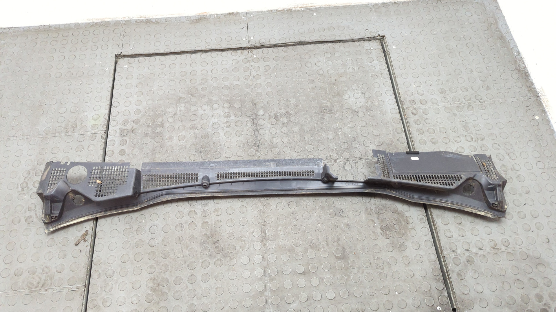 Решетка стеклоочистителей (Жабо)