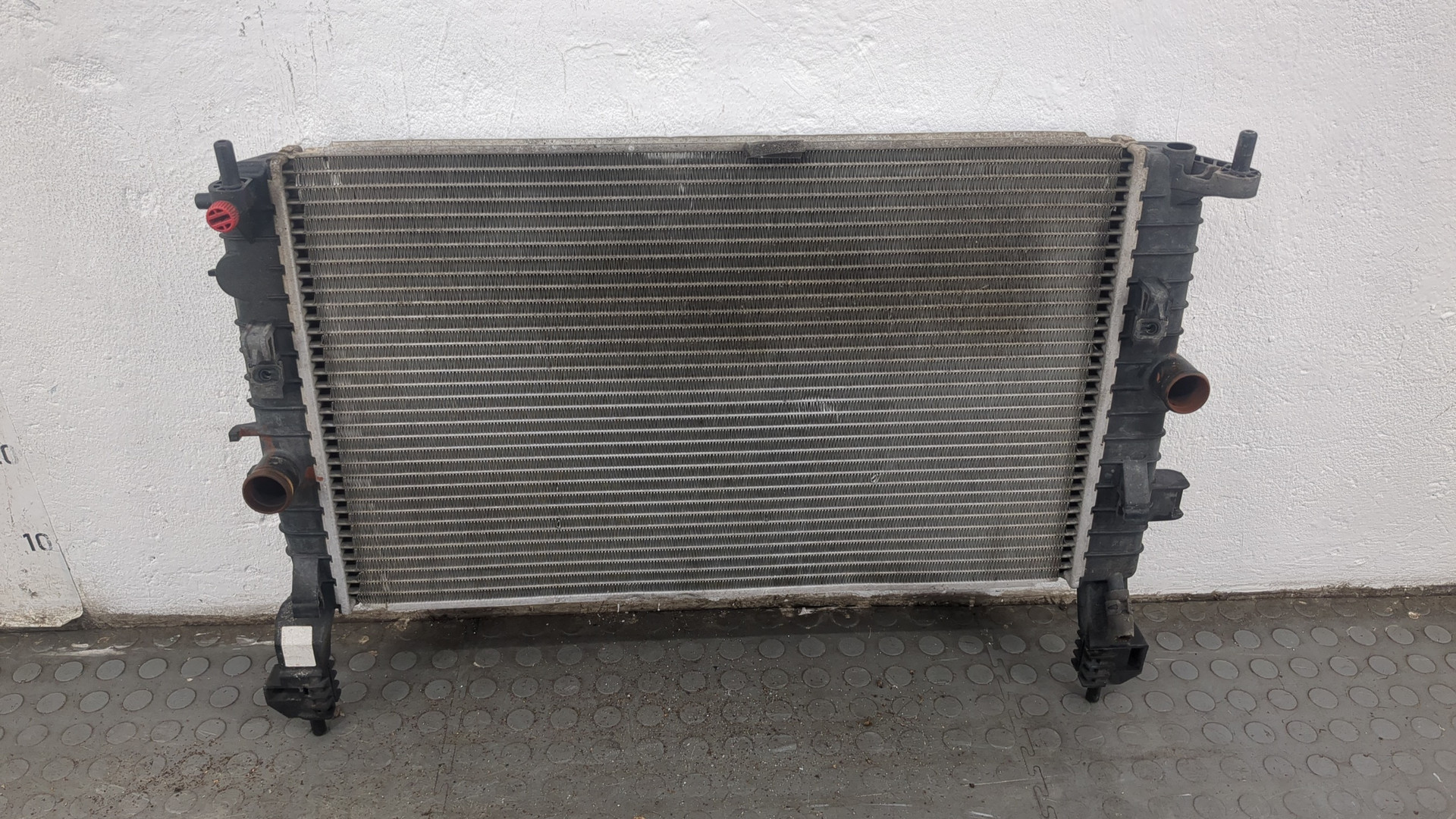 Радиатор охлаждения двигателя основной