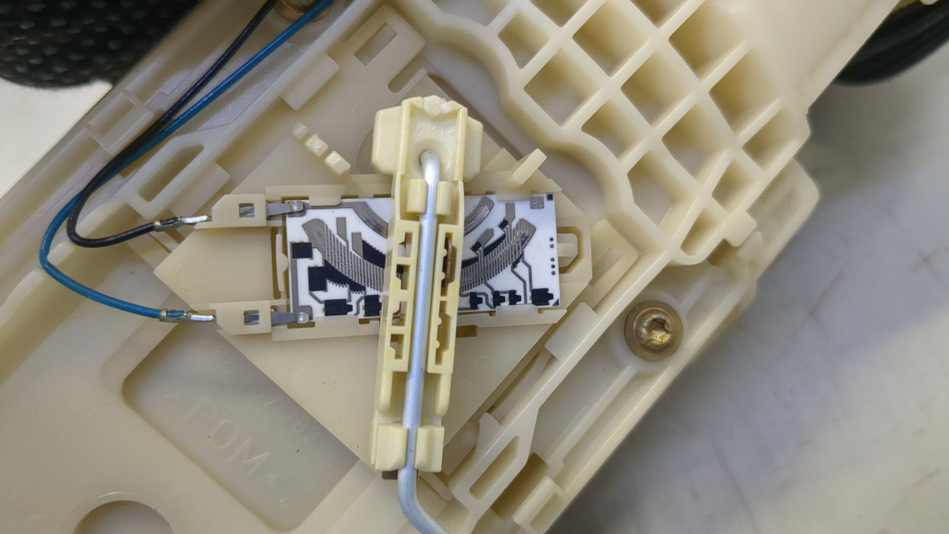 Насос топливный электрический