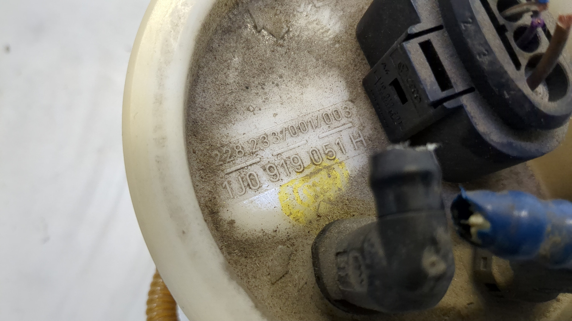 Насос топливный электрический