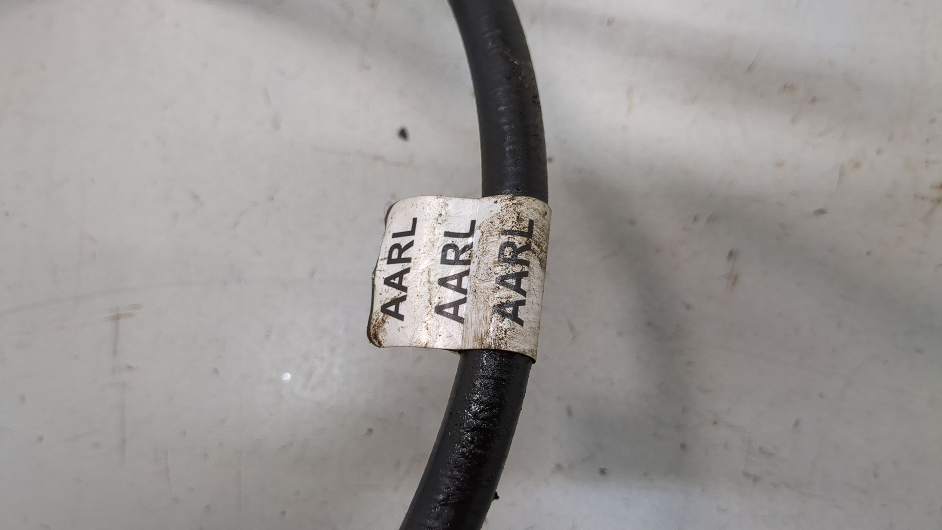 Трос стояночного тормоза