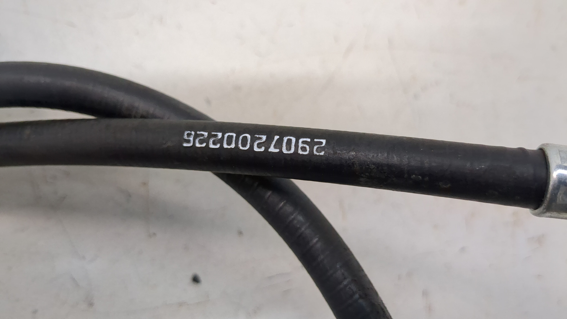 Трос стояночного тормоза