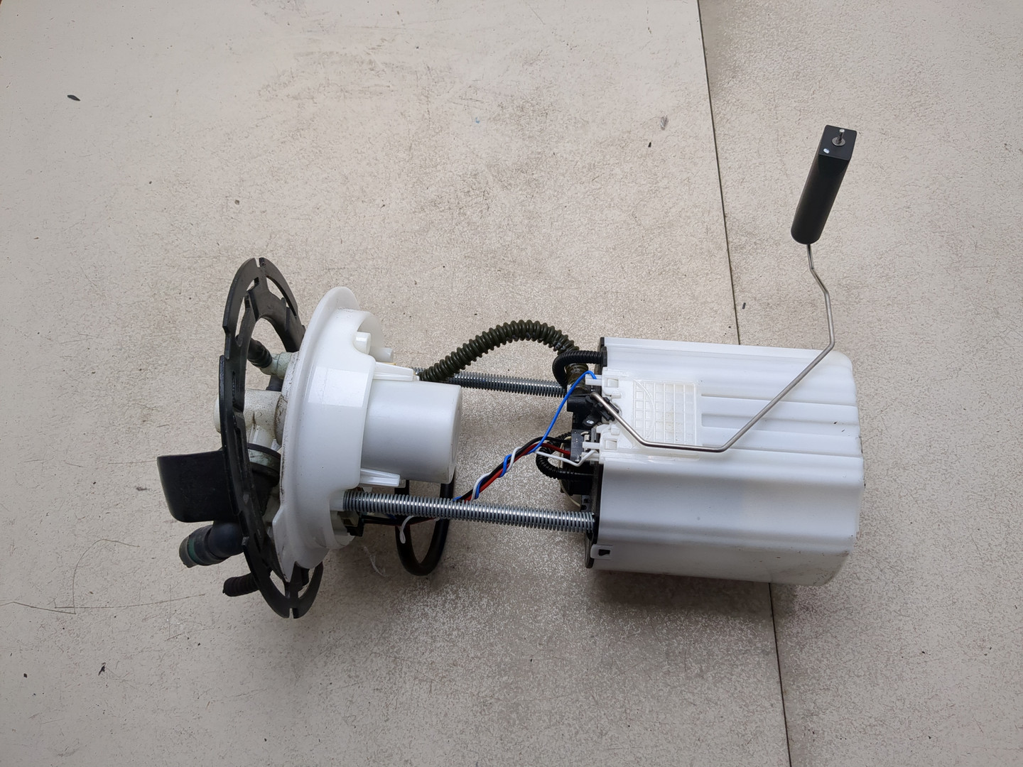 Насос топливный электрический