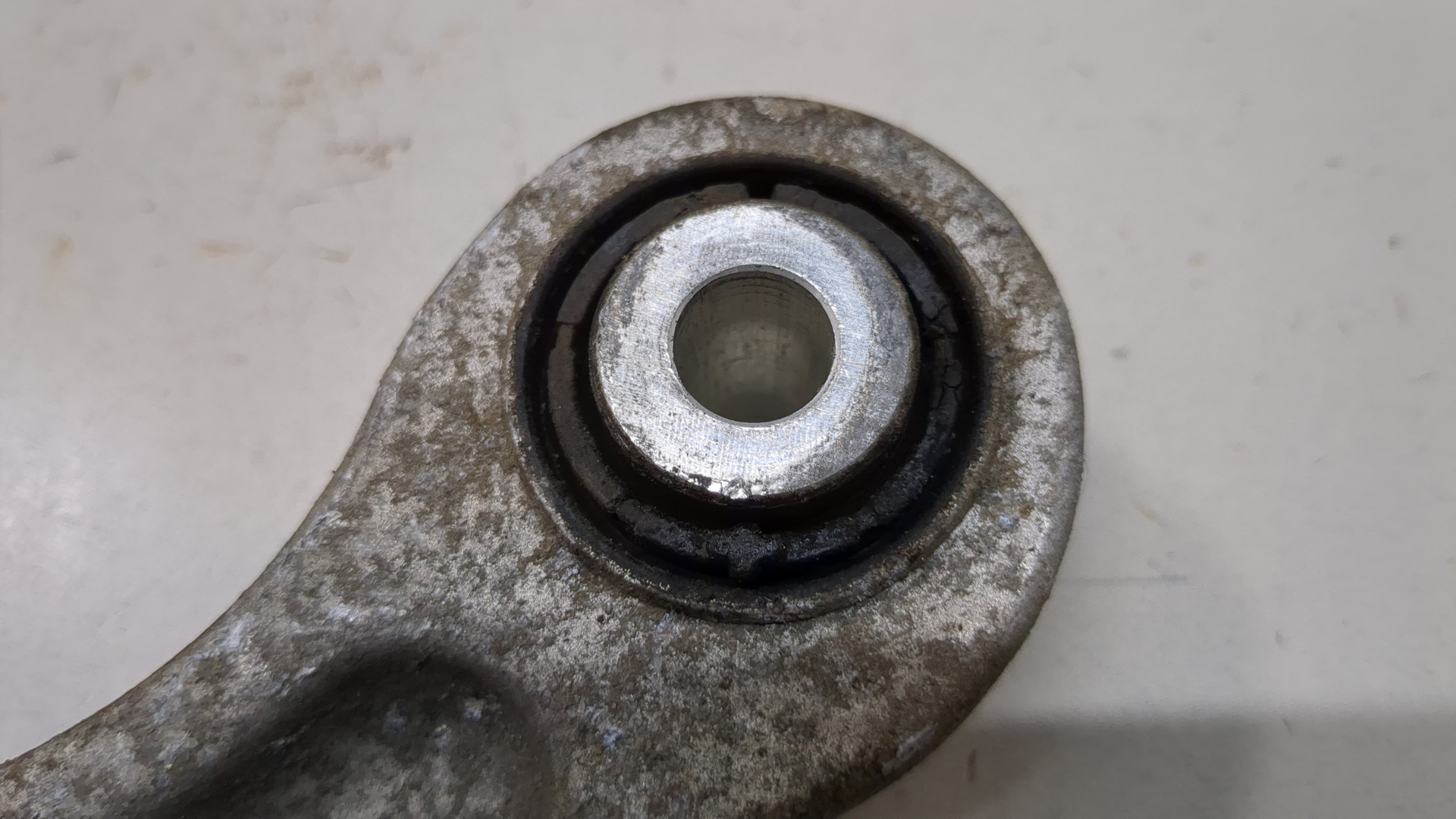 Рычаг задний