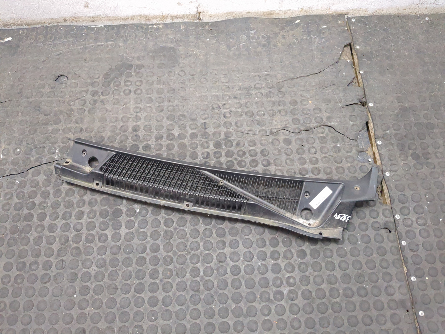 Решетка стеклоочистителей (Жабо)