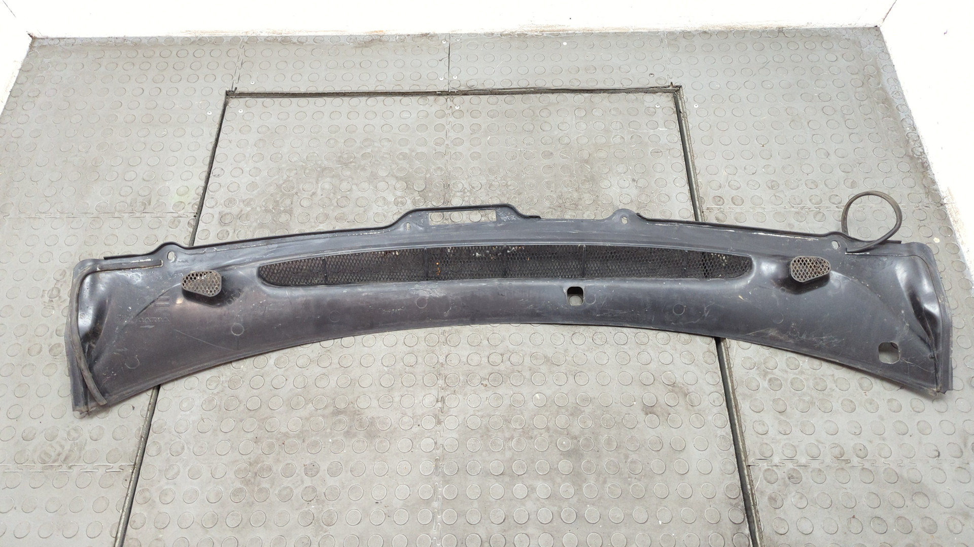 Решетка стеклоочистителей (Жабо)