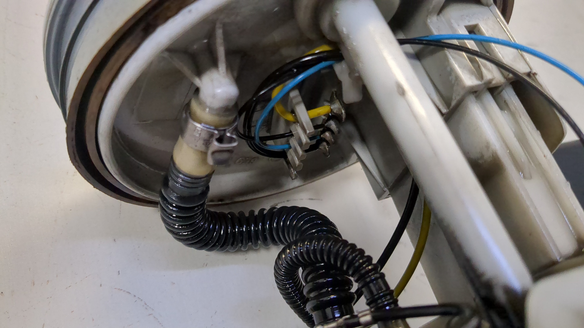 Насос топливный электрический