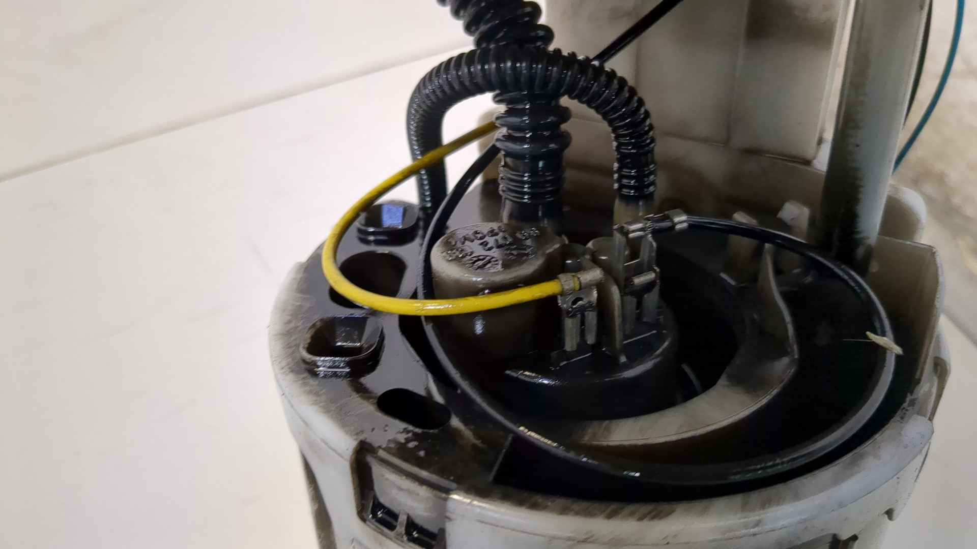 Насос топливный электрический