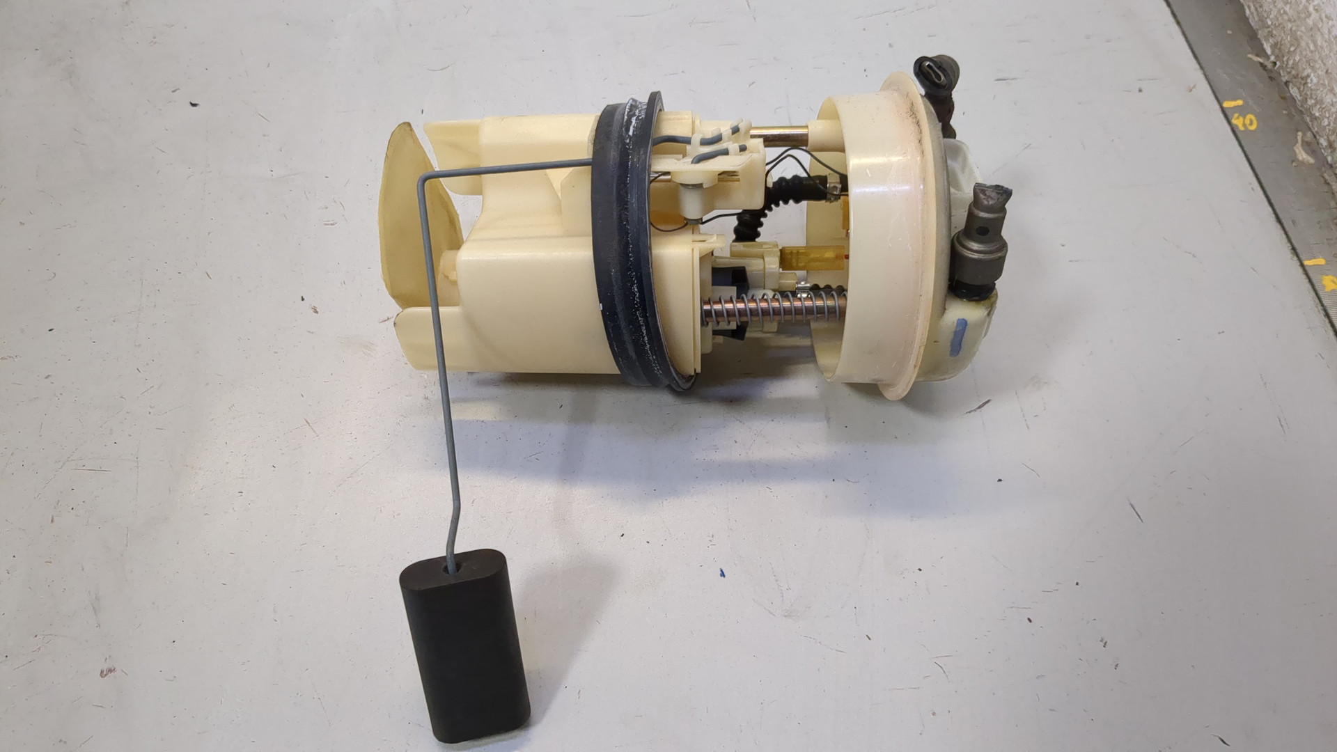 Насос топливный электрический