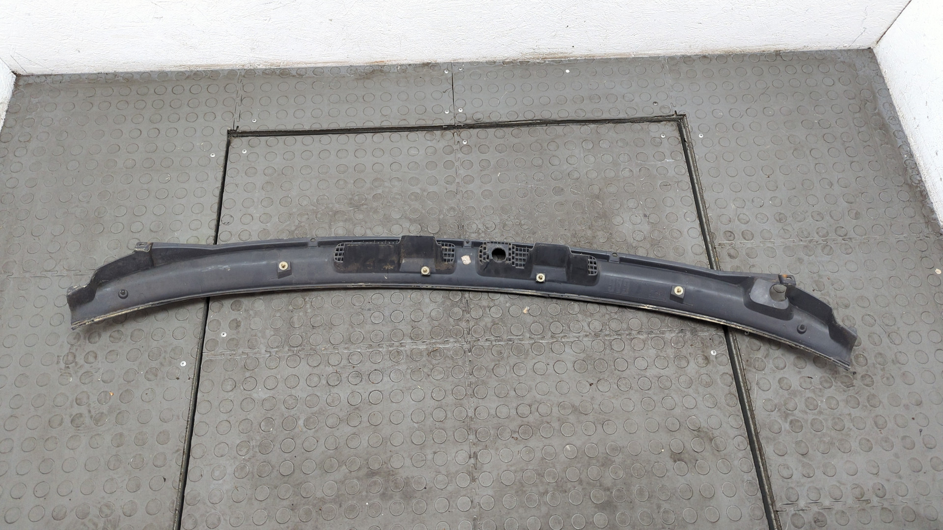 Решетка стеклоочистителей (Жабо)