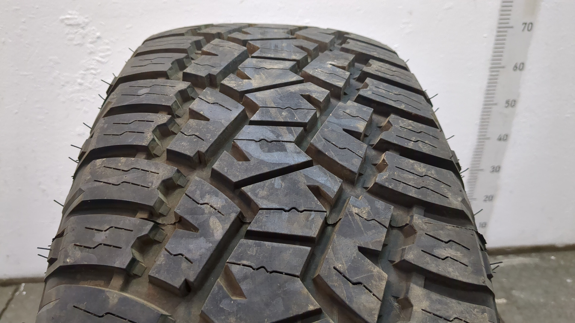 Шины комплект (4 шт.)