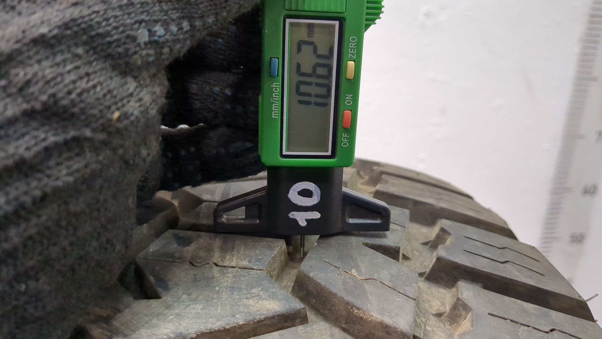 Шины комплект (4 шт.)