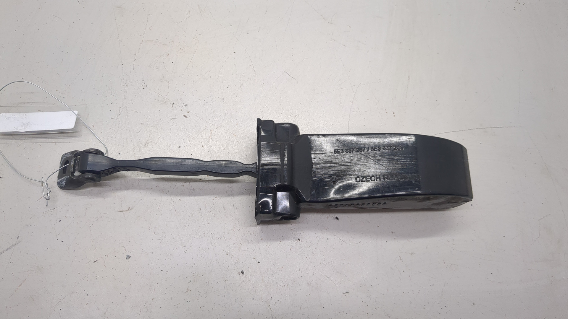 Ограничитель двери