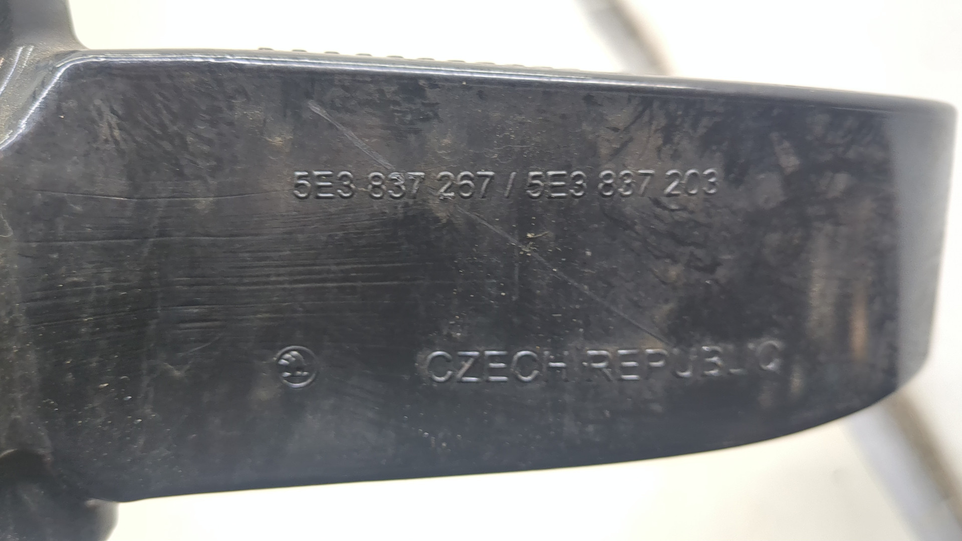 Ограничитель двери