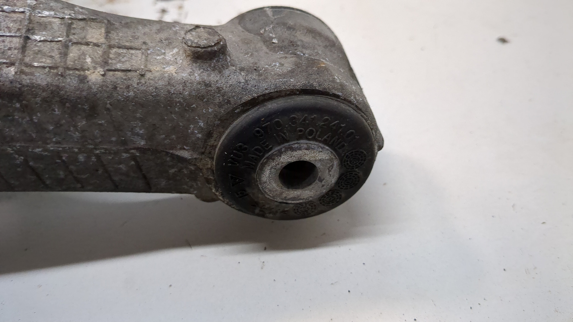 Рычаг задний правый