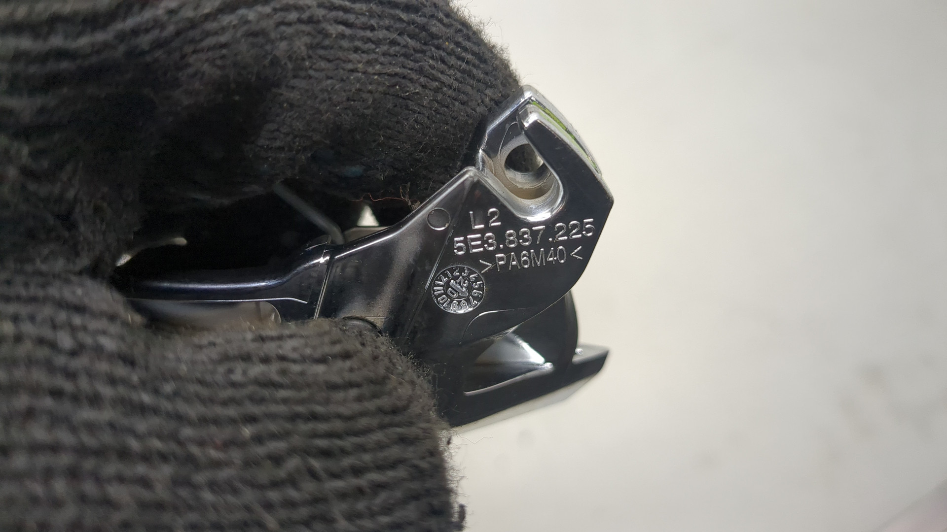 Ручка двери задней внутренняя левая