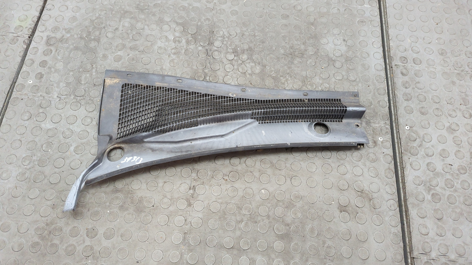 Решетка стеклоочистителей (Жабо)