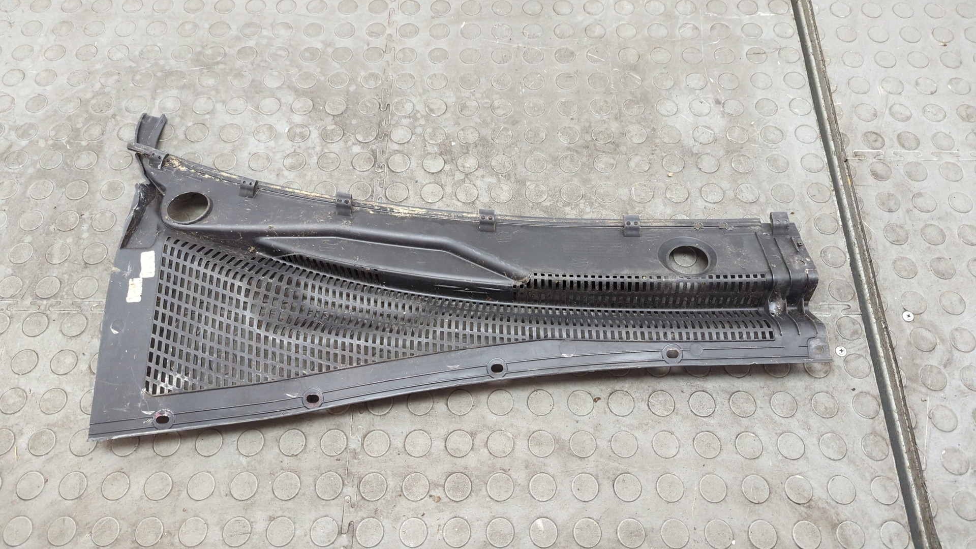 Решетка стеклоочистителей (Жабо)