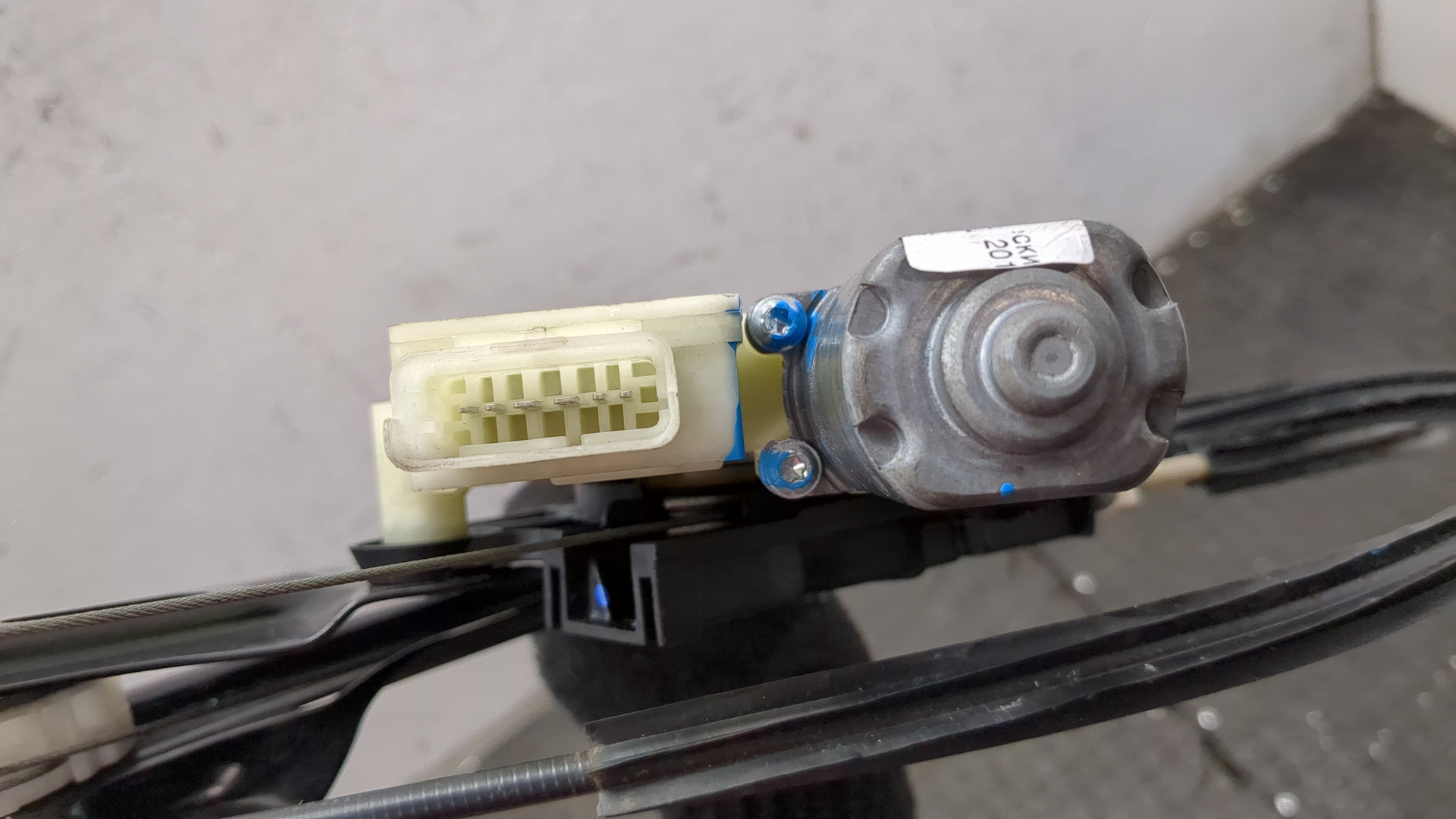 Стеклоподъемник электр. передний правый