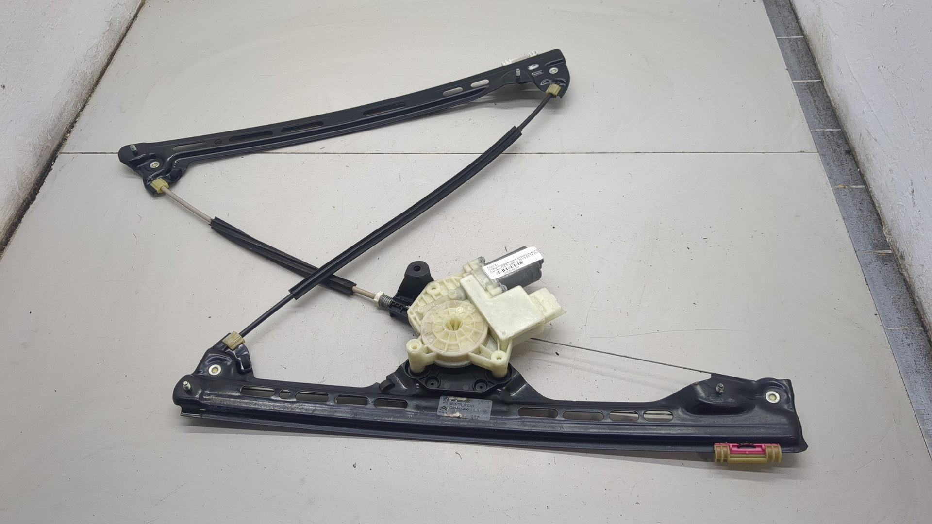 Стеклоподъемник электр. передний правый