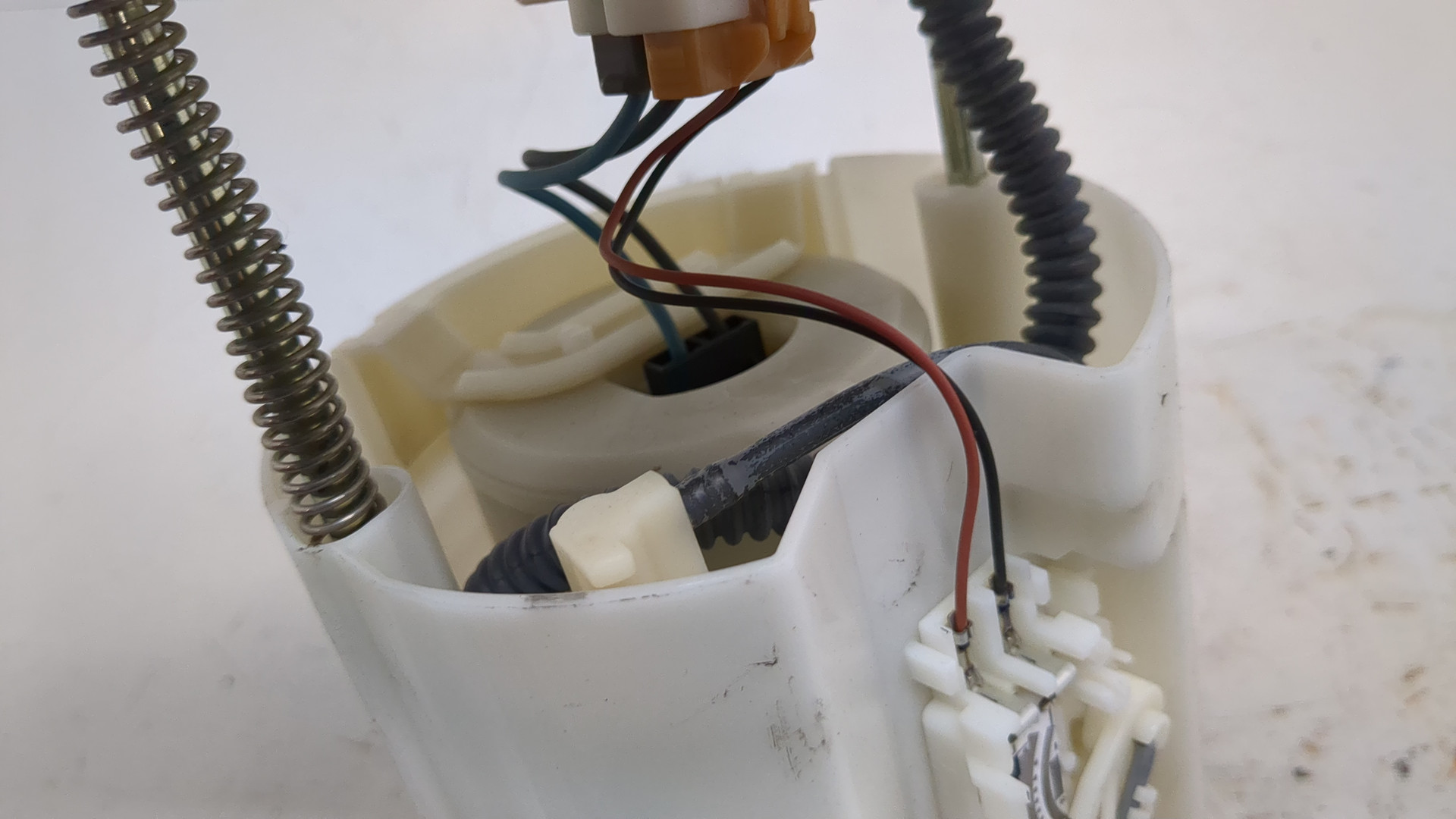 Насос топливный электрический