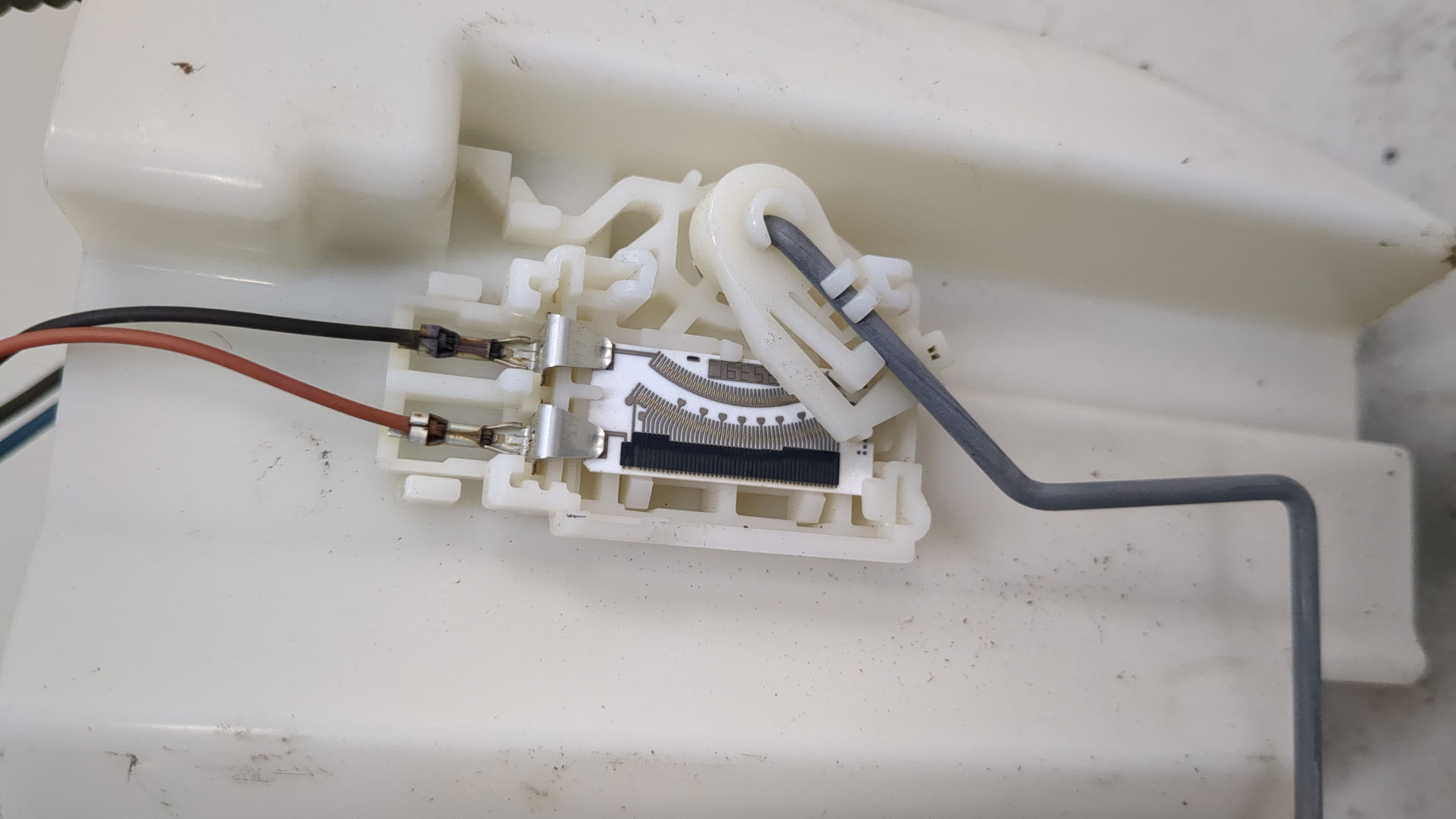 Насос топливный электрический