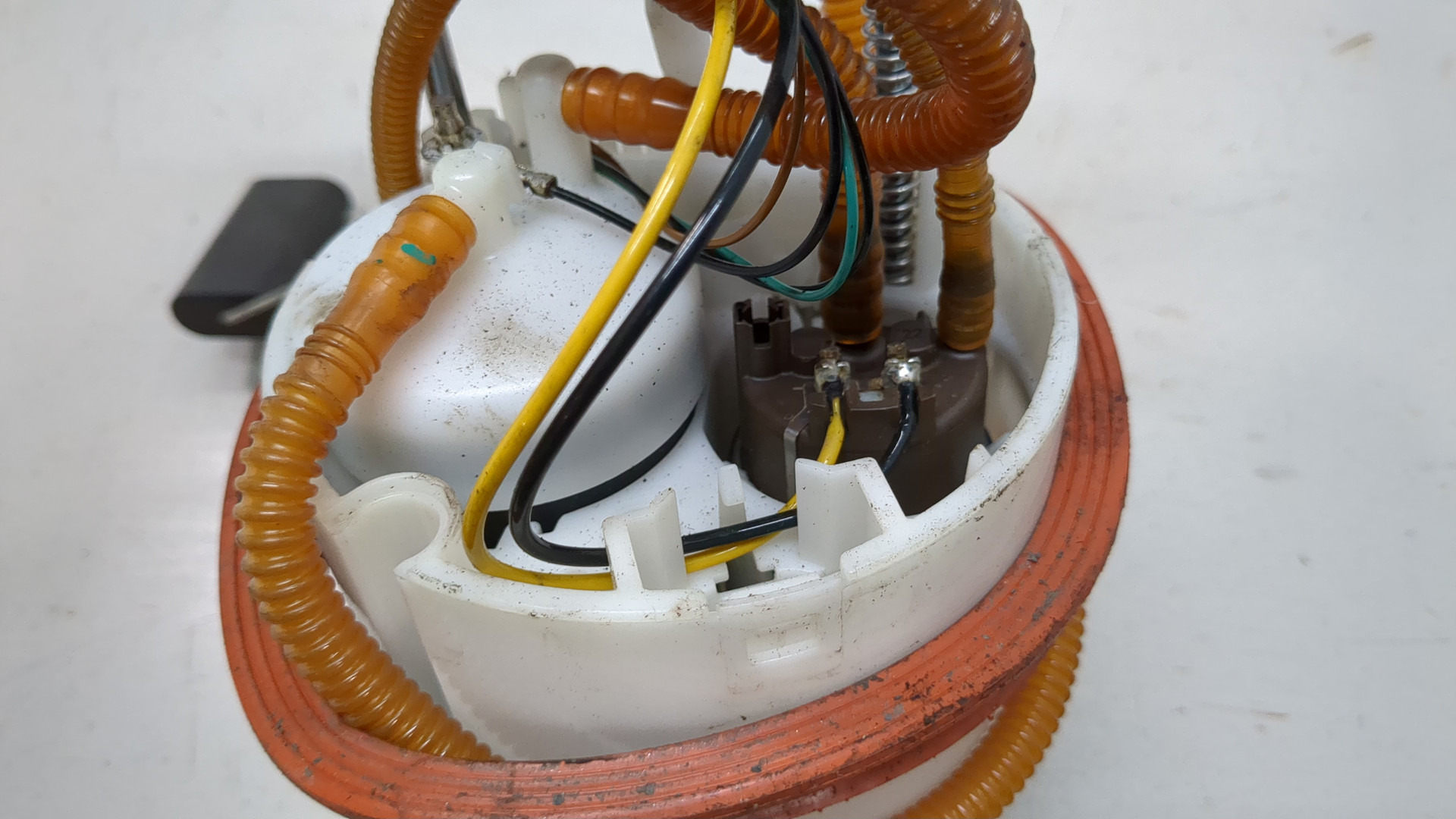 Насос топливный электрический