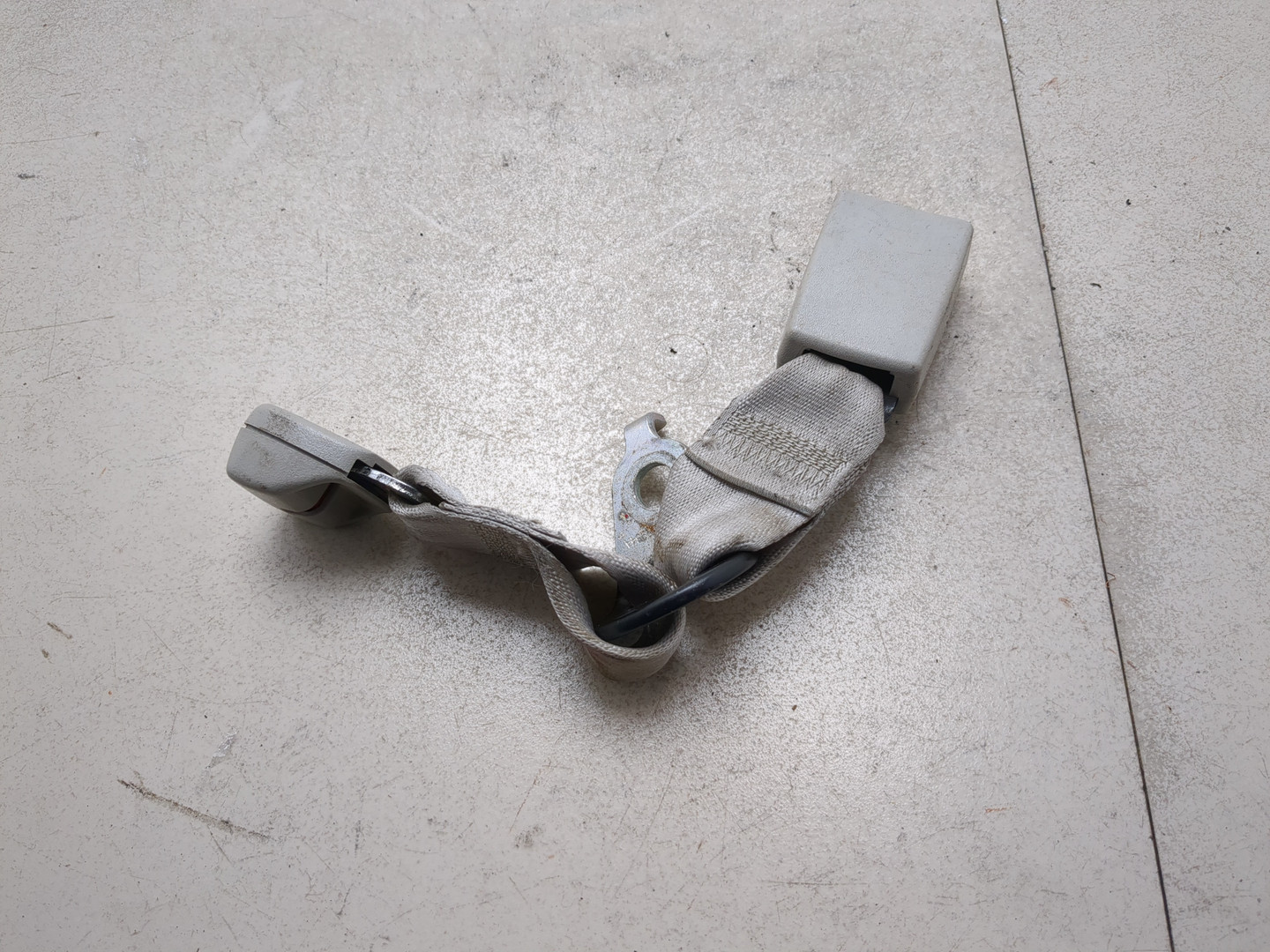 Ответная часть ремня безопасности