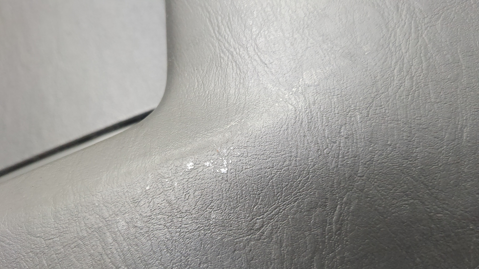 Обшивка двери передней правой