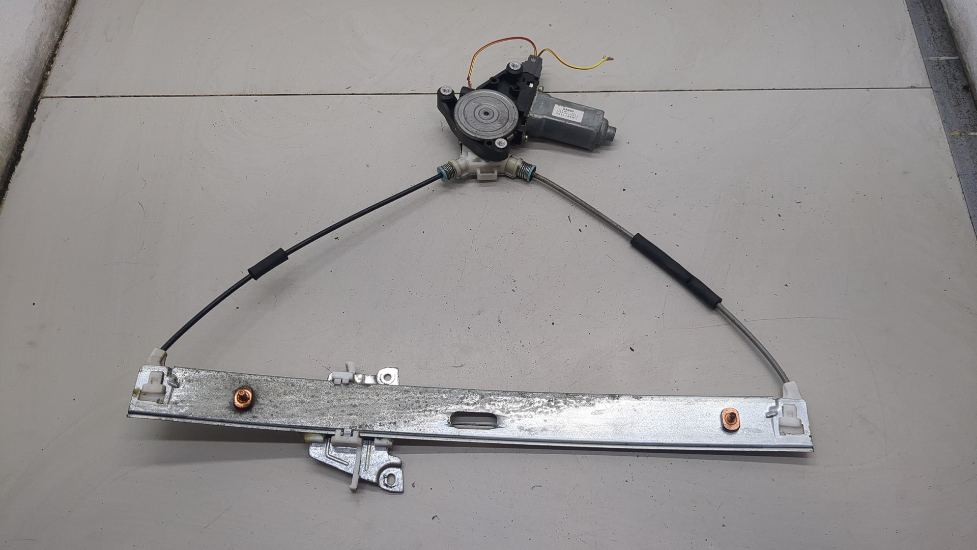 Стеклоподъемник электр. передний правый