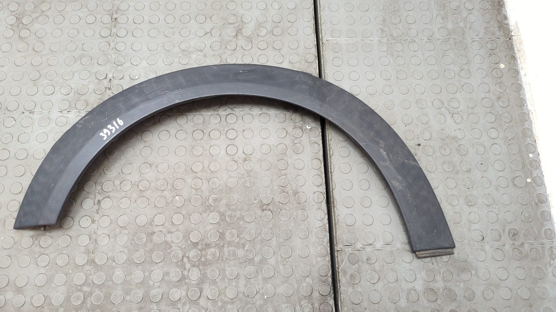 Накладка переднего крыла левого