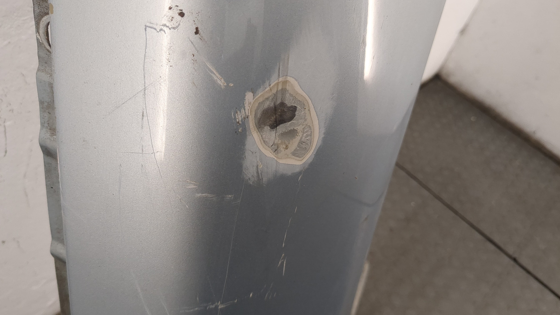 Крыло переднее правое