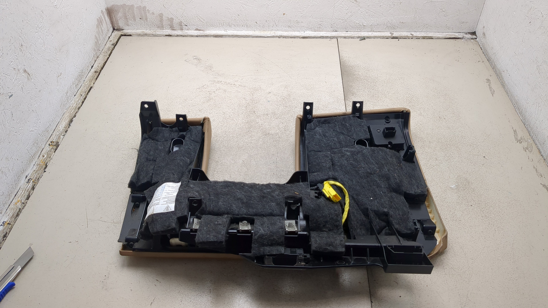 Подушка безопасности нижняя (для колен)