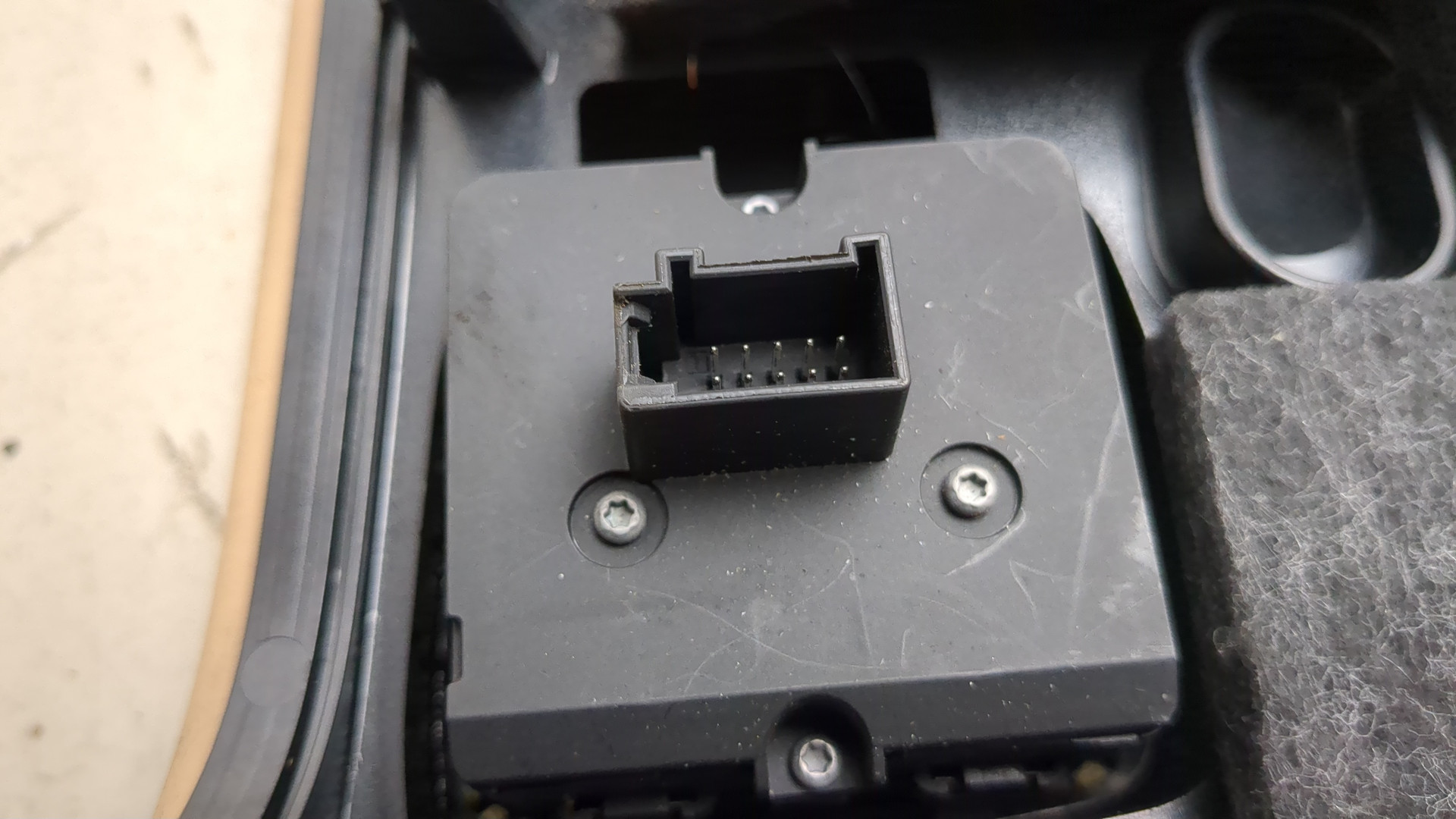 Подушка безопасности нижняя (для колен)