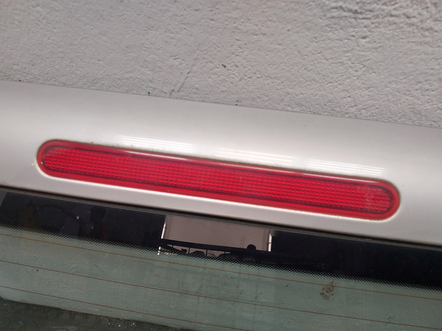 Дверь багажника