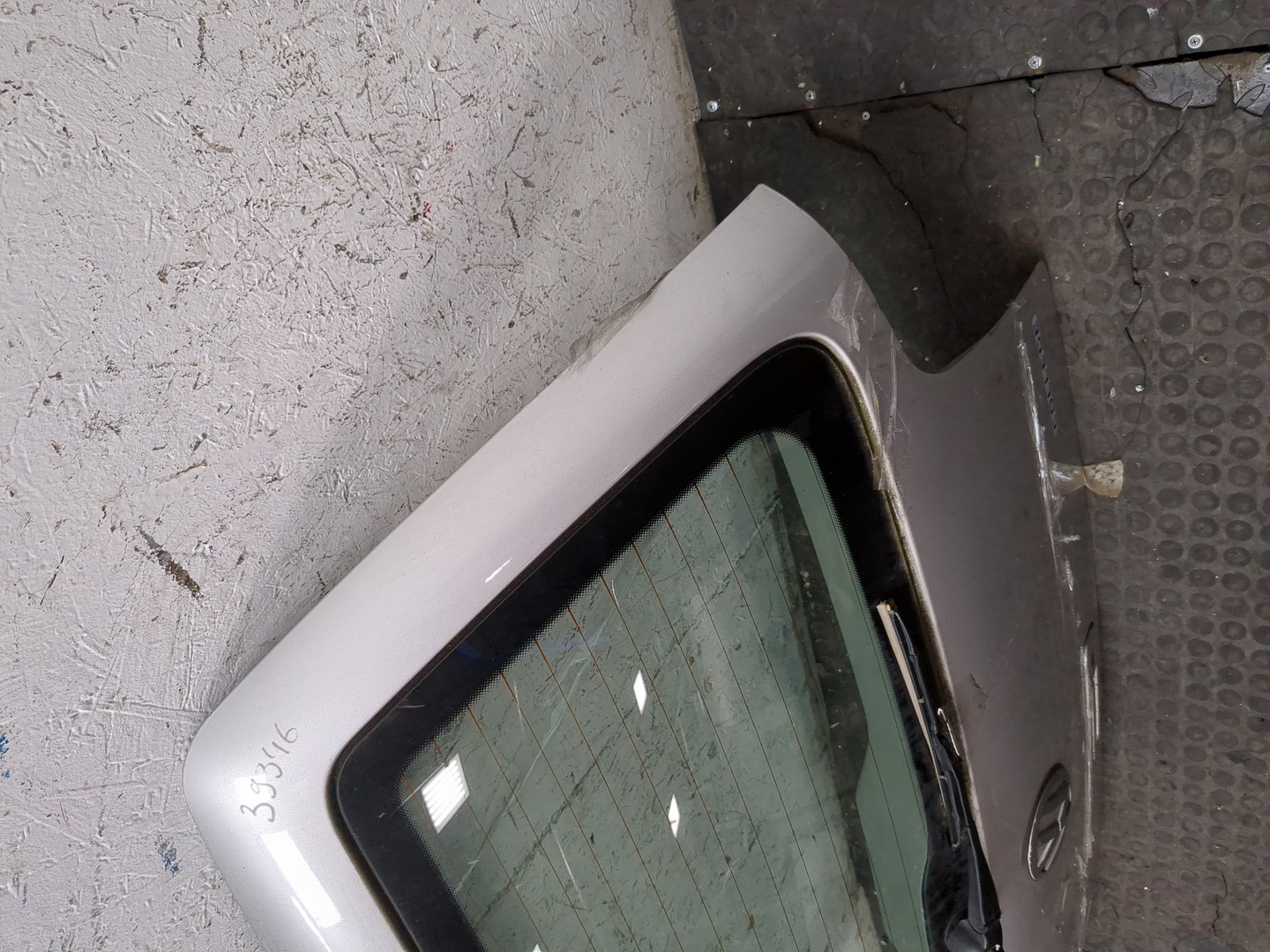 Дверь багажника