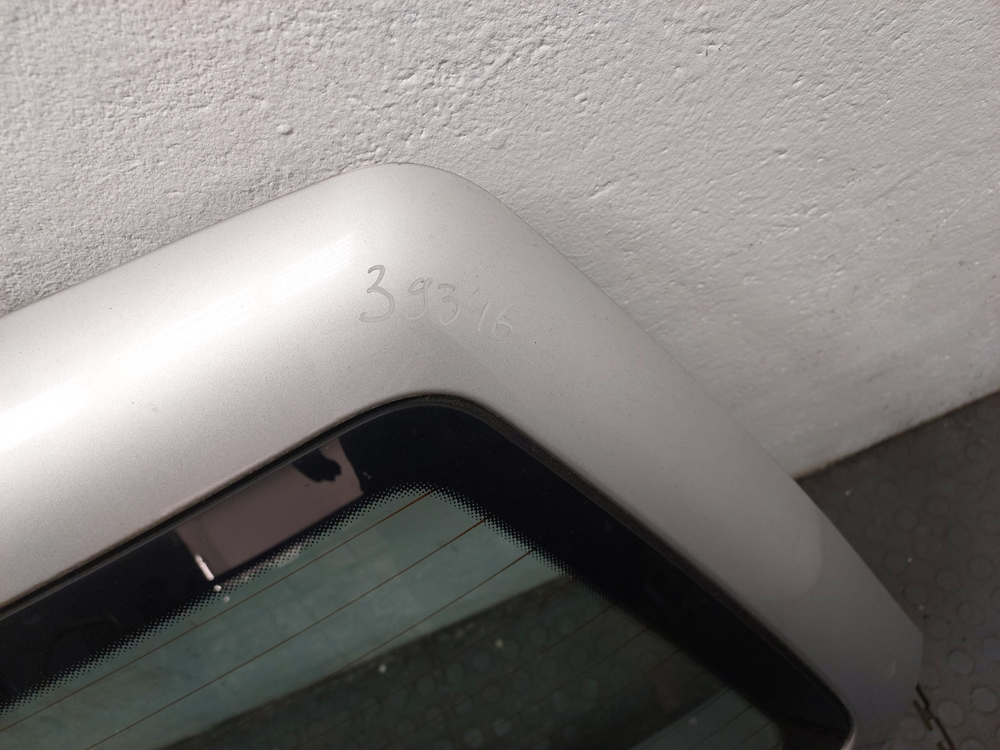 Дверь багажника