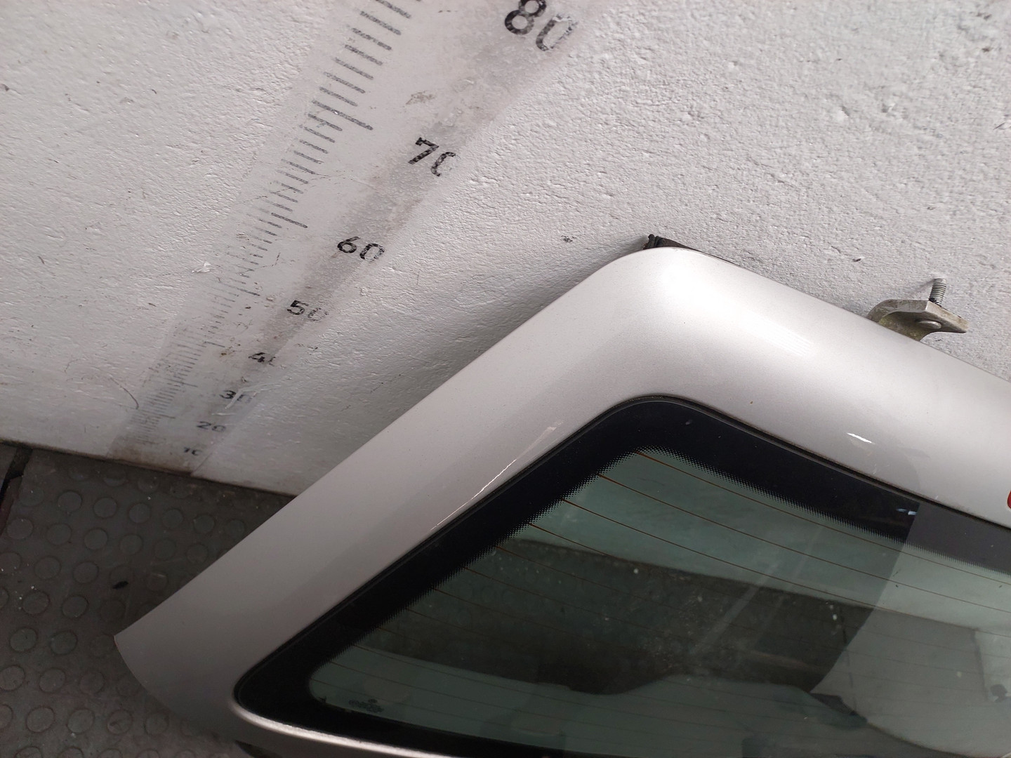 Дверь багажника