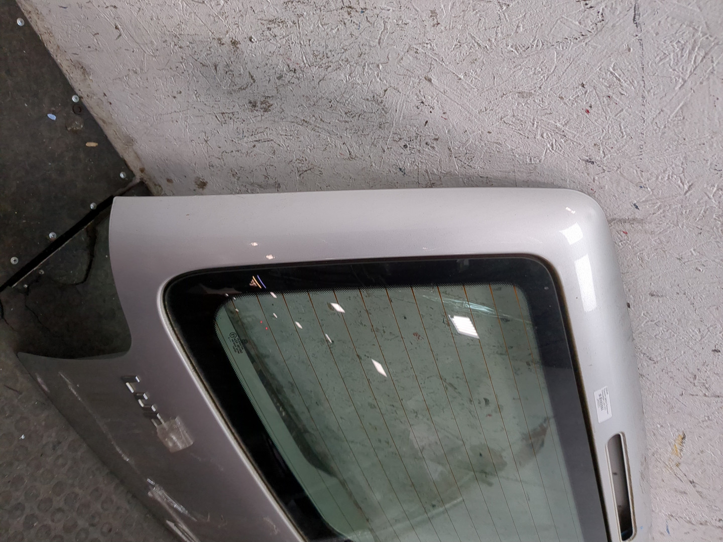 Дверь багажника