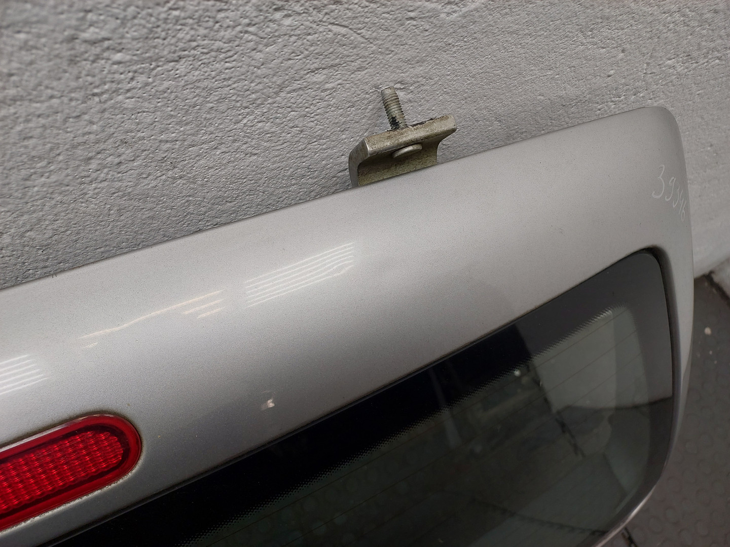 Дверь багажника