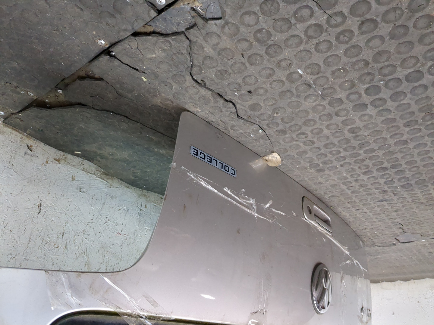 Дверь багажника