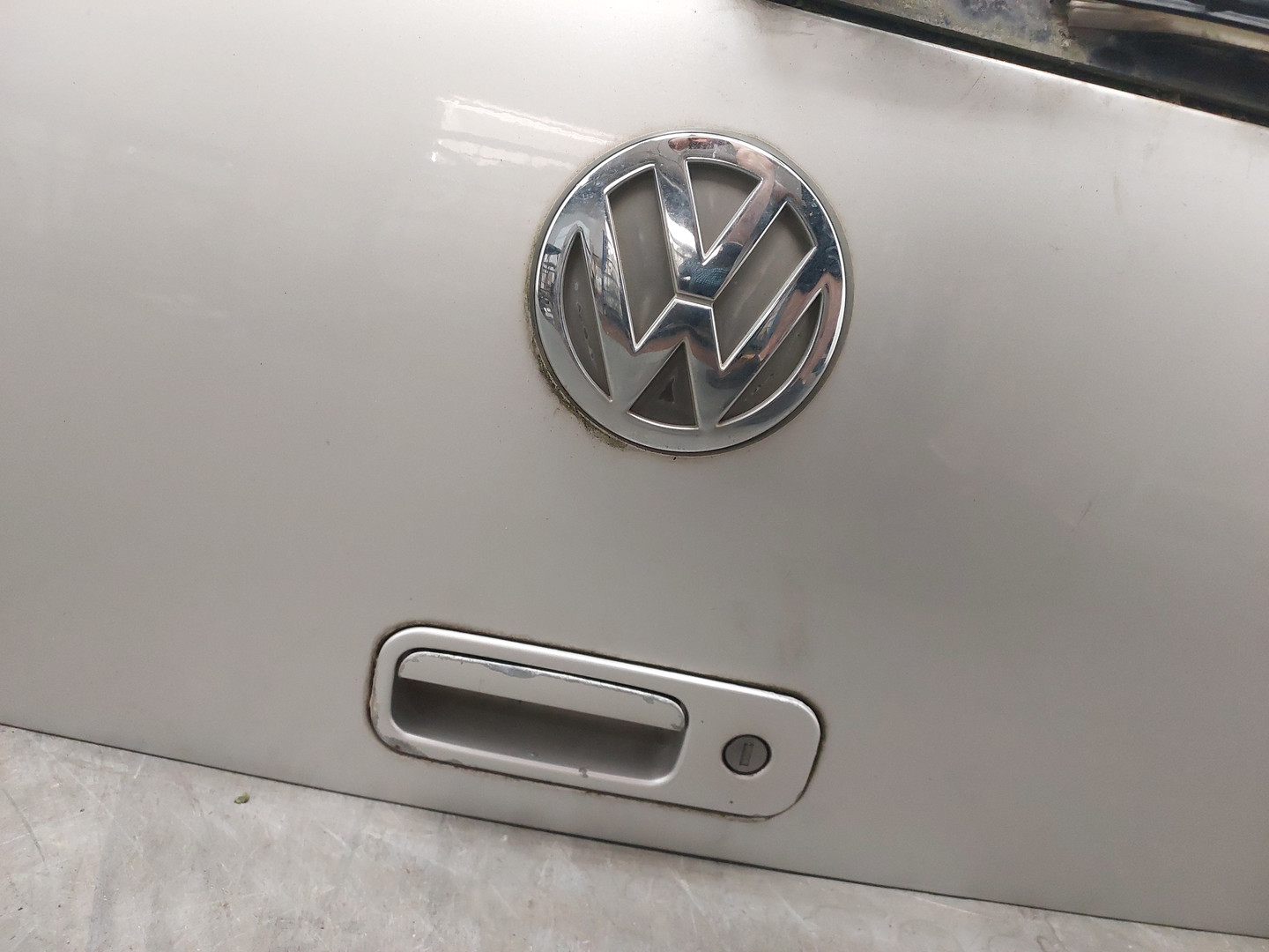 Дверь багажника