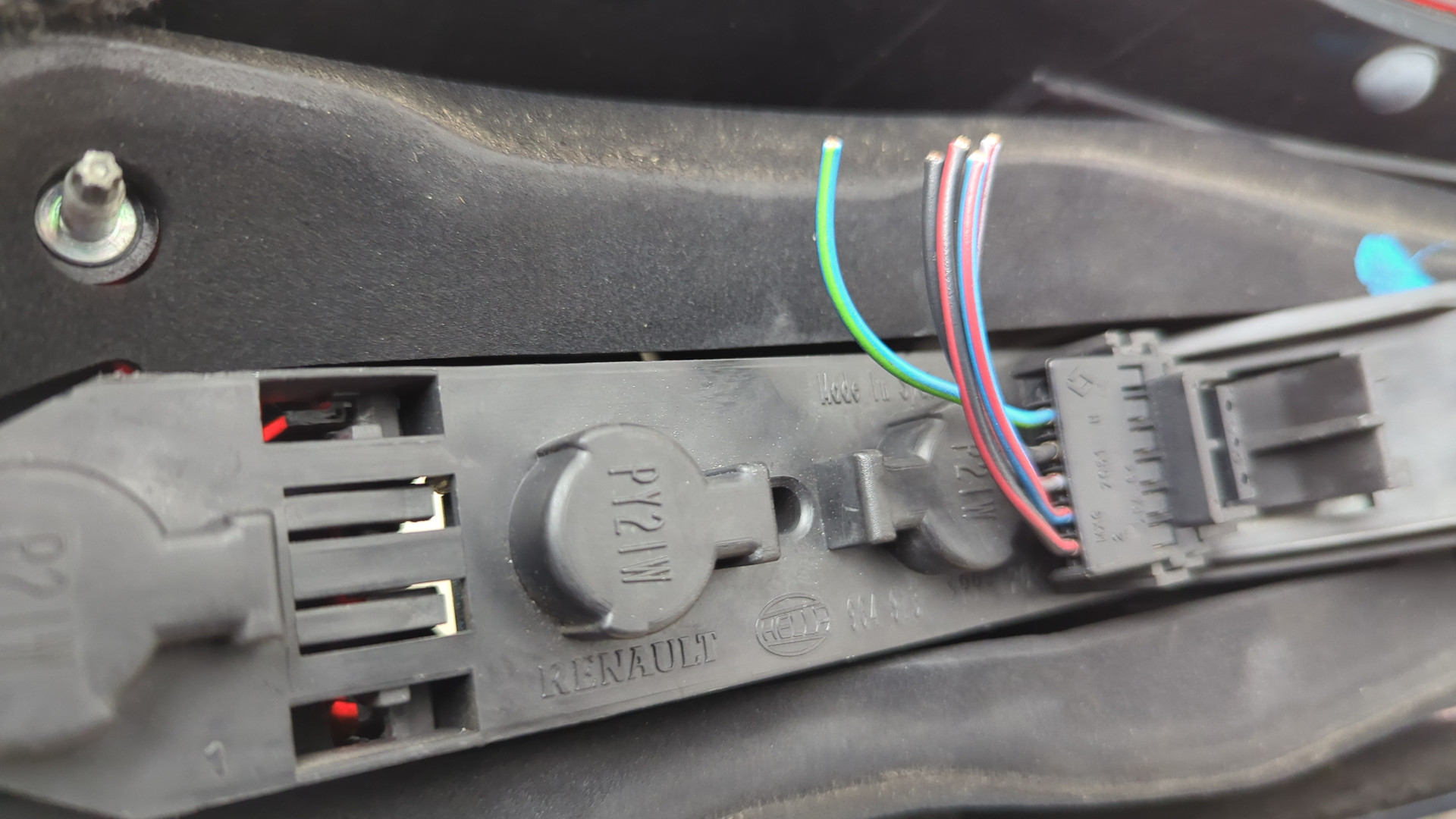 Фонарь задний правый